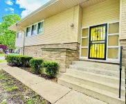 5 Star Luxury Stay Near Chicago O'hare Airport, King Beds Hotels near Lurvey Home & Garden