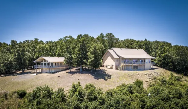 Breathtaking Lakeview  GUEST Home in Diamond Bluff