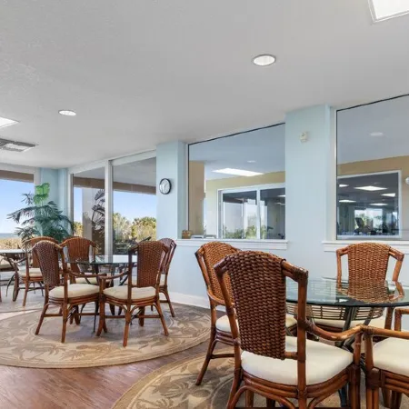 Oceanfront 2/2 Condo; Short walk to Pool & Beach