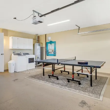 Incredible VIEWS, pool, spa, ping pong table, by GOLF course, bike and walk path