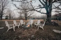 20 mins to Ponca, 20 mins to Harrison, Sleeps 10 - HOT TUB!