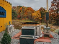 Aladdin Inspired Fairytale Cabin Hot Tub 3 Miles from Hocking Hills State Park Hotels in Swan Township