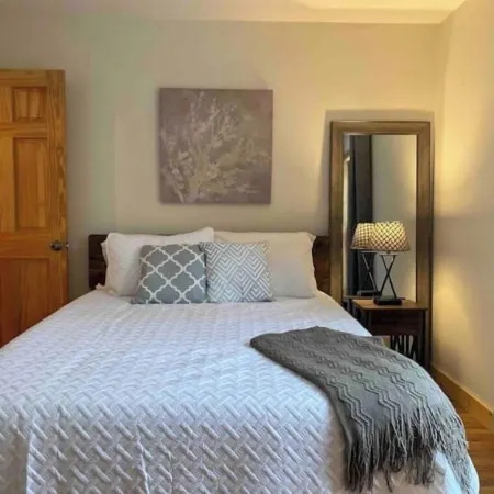 Cozy cabin, amazing location for snowmobiling, skiing, hiking, climbing.