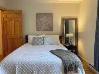 Cozy cabin, amazing location for snowmobiling, skiing, hiking, climbing.