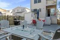 5Br Pet Friendly - Salt Water Hot Tub!! Oceanside in Beach Haven!!! - 부티크