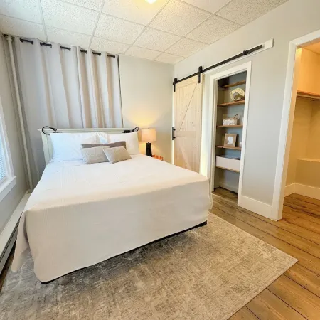 Charming 1-bedroom apartment with WiFi, AC in lovely Saco