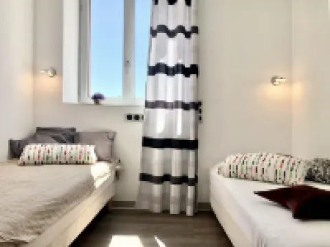 Renovated Bastide, Capelan peninsula, quiet