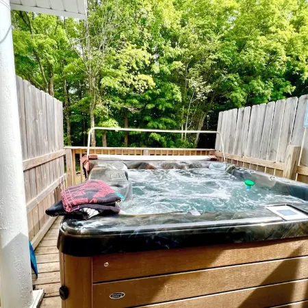 Trailside #1 Summer Unwind~ Hot Tub, Atv, Hike, Travel