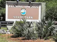 Connect with Nature at this Peaceful home near by multiple springs and trails . Hotels in Levy County