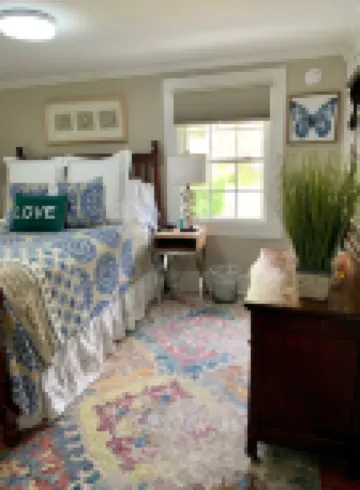 Bear House 1890, Lilly's Loft, Delightful, Upgraded amenities, Walk to Cafes