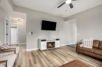 The House On Main Hotels in Clay County