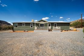 "The Bluff House-Privacy with spectacular views"