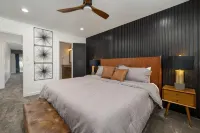 Spacious, Updated Mountain Home with Views, Private Hot Tub and Sauna.