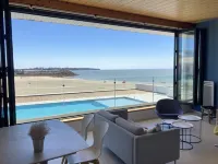 Foncillon beach, residence with swimming pool facing the sea