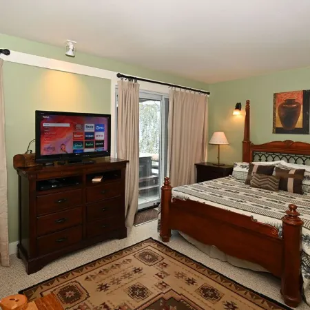 Casa Moonlight One - Ski in/Out - Direct to Iron Horse Lift - 2 Bed 2.5 Bath