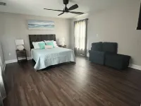 Amazing property just 2 minutes walk from the beautiful Indian Rocks Beach Hotels in Pinellas County