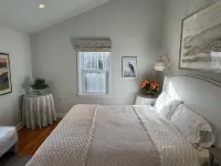 Escape to 'River Cottage. Ready for hiking, fishing, or a peaceful break?