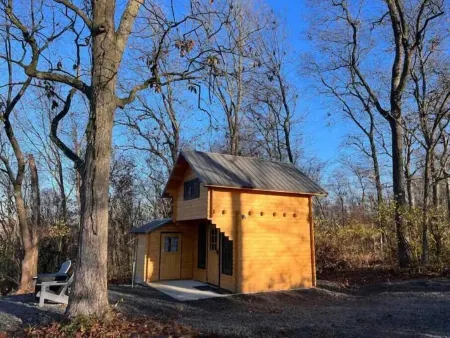 Après Vine Tiny Cabin at Panther's Rest Farm