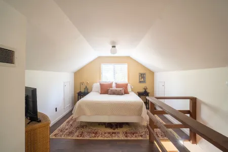 Pet and Family Friendly - Fall Retreat