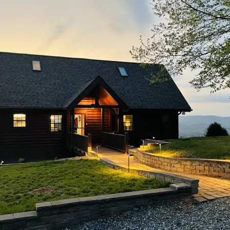 NEW Luxury Mountain Cabin with Stunning Sunset Views