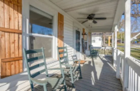 Cozy Convenient Cottage