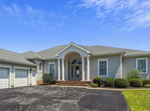 "Endless Summer" Waterfront on the Chesapeake Bay!