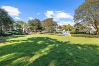Studio in the Heart of the Village of Baytowne Wharf! - 2 tähden