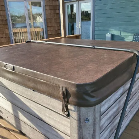 Lakefront 270 View, Beach, Hot Tub, Wineries! Summer IS Coming. Going Fast!