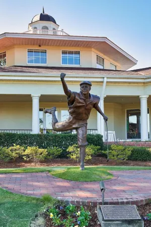 Greenside Getaway️! Walk to Clubhouse and Cradle! Panoramic Golf Views!