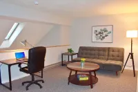 Tenney Mountain Getaway - Ski In/Ski Out; Lake, Hiking Trails, PSU Nearby!