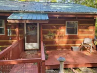 Near West Jefferson, Boone + Blue Ridge Parkway! Mountain get away w/ fireplace.