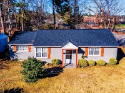 Homerun!  quiet, near Riverwalk, USC & Ft. Jackson Hotels in Cayce