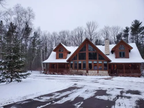 Timber Lodge on Large Wooded Lot mid Door County Hotels in Egg Harbor