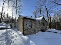 Mountain Cottage Near Scenic State Parks and Hiking Trails Great for Large Group