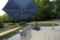 Pet friendly enclosed yard and close to town