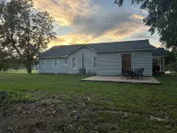 Quiet and spacious home nestled in a pecan orchard and surrounded by farm land