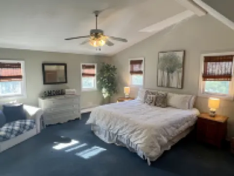 Everything You Need - Swim, Relax, Play Outside! 倫敦德里酒店