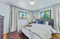 Professionally designed mid-century modern excellent location near BSU/Downtown