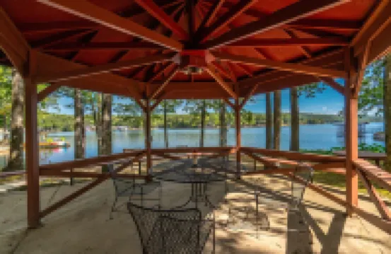 The 2 BDRM Lovely Lake Desoto Townhome