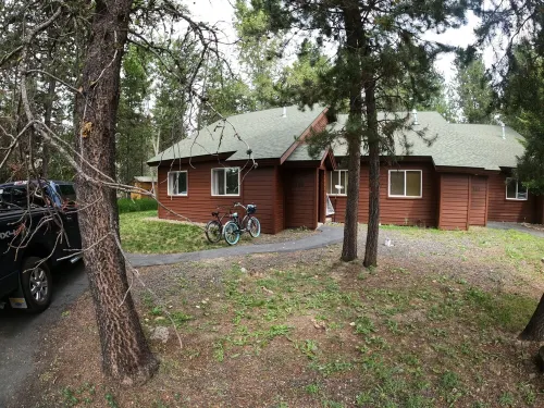 Location, location, location. Just steps to downtown McCall and Payette Lake.