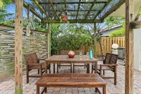 The Flamingo Villa: King BD, Fire Pit, Wifi & Arcade Game 10min to Ft.Lauderdale