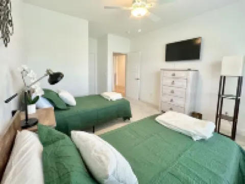 Lots of amenities. Open Floor plan. Perfect for families and groups!