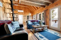 Dream Lakefront Modern Cabin