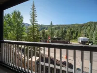 Slope Views, Cozy 2 King Beds, Pinball, Short 5 minute Walk to Everything!