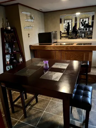 3BR/2BA Beauty near TBK sports complex. Right off I74, close to everything!