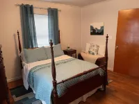 Up north retreat in the heart of Indian River! Available all seasons