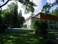Vacation apartment on the edge of the forest with telephone and internet Hotels in Tabarz