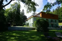 Vacation apartment on the edge of the forest with telephone and internet Hotels in Tabarz