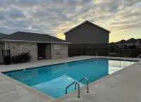 Beautiful Townhome with Pool