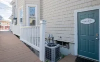 Island Apartment in the Heart of Jamestown